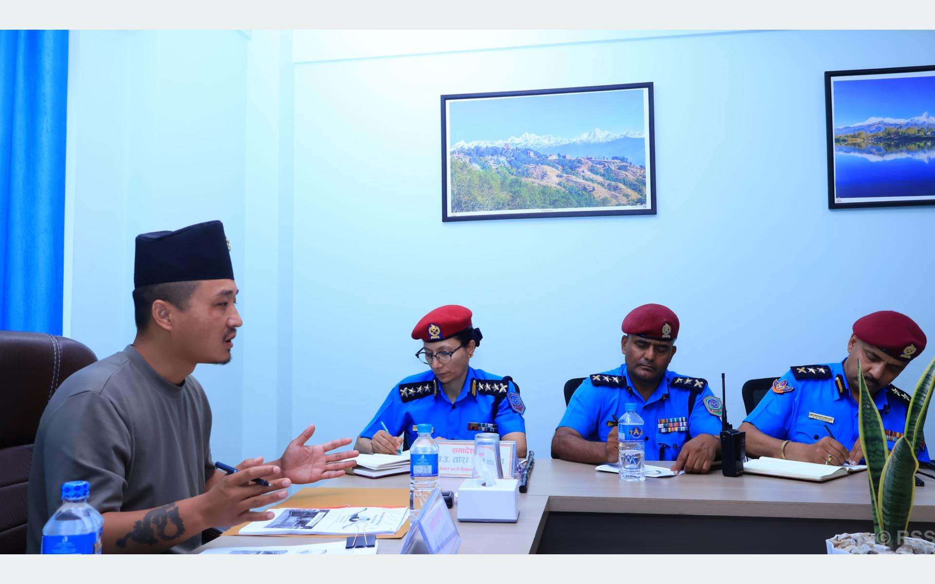 गृहमन्त्री सुधन गुरुङको सुरक्षाकर्मीलाई निर्देशन : लागुऔषध नियन्त्रण गर्न कडा रुपमा लाग्नू