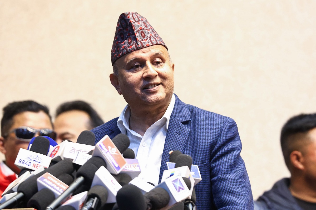 जननिर्वाचित संसद्ले बनाएको प्रधानमन्त्रीले संसदमा नबोल्नु सर्वथा अनुचित भएको पोखरेलको जिकिर