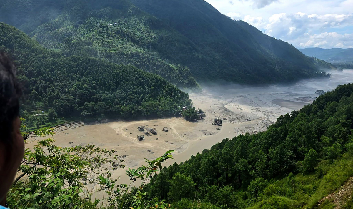 भोटेकोशीमा बाढीको बितण्डा : हालसम्म ३५९ जनाको शव फेला